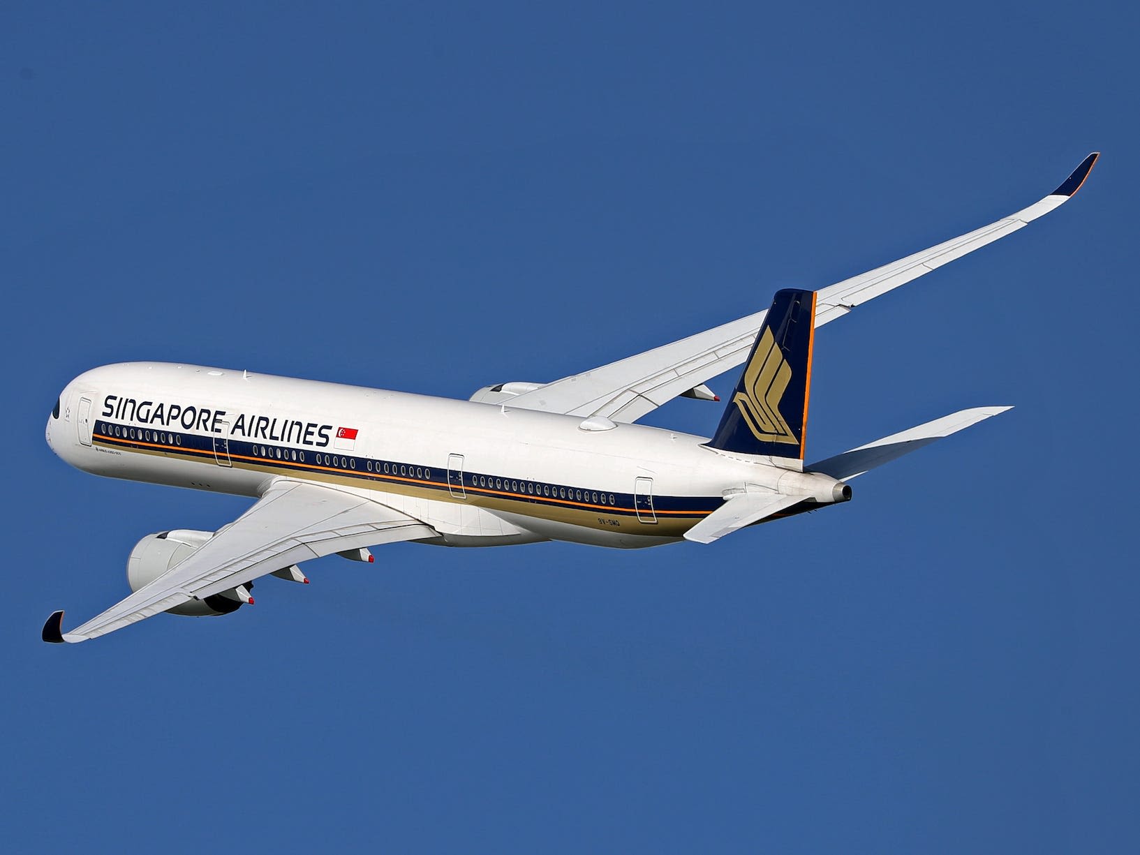 Singapore Airlines must pay a couple $2,400 for 'mental agony' after their business-class seats wouldn't automatically recline — even though they worked manually