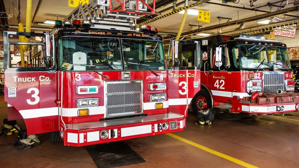 Bronzeville apartment fire injures 3 children, officials say