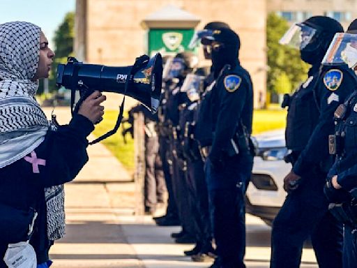 Arrestos en protesta en Universidad de California en Santa Cruz