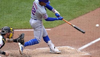 Lindor’s 2-run single in 9th off Chapman rallies Mets over Pirates 3-2 and back to .500