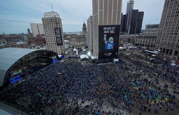 NFL draft attendance record within reach in Detroit, Commissioner Roger Goodell tells fans on Day 2