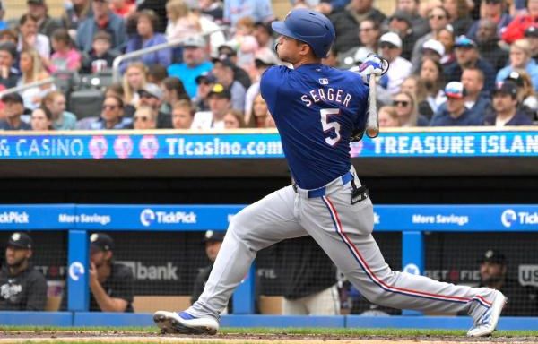 Corey Seager homers twice as Rangers end skid, top Twins