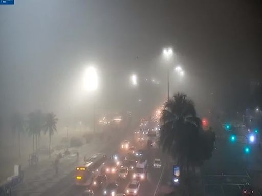 Orla do Rio é coberta por névoa de vapor