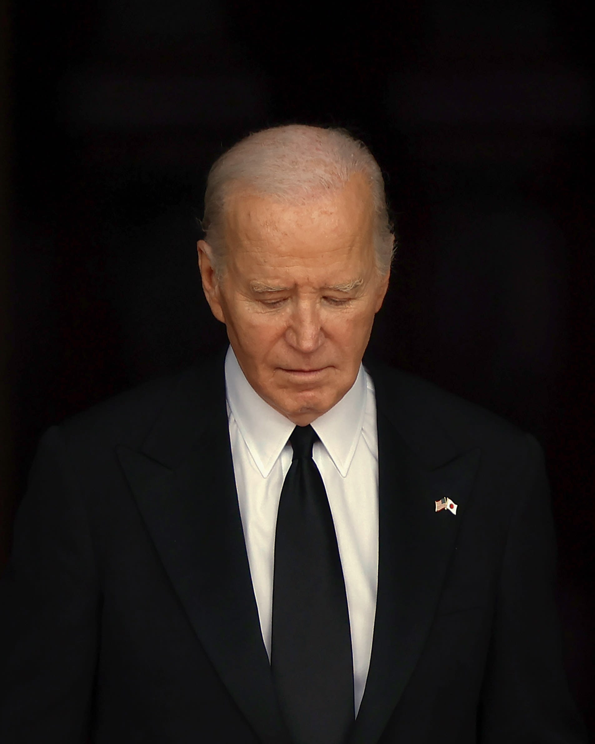 What Joe Biden’s Decision Teaches Us About Leaders Leaving