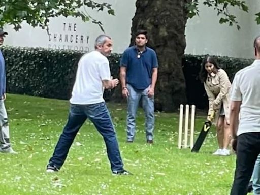 Shah Rukh Khan captured playing cricket with family, Suhana Khan bats, see pic
