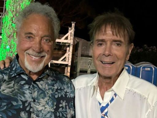 Sir Cliff Richard jets to Portugal to support pal Tom Jones