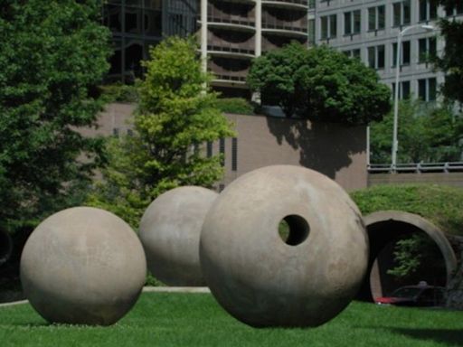 Once-a-year event: Dark Star Park sculpture shadows to align, marking Rosslyn's founding