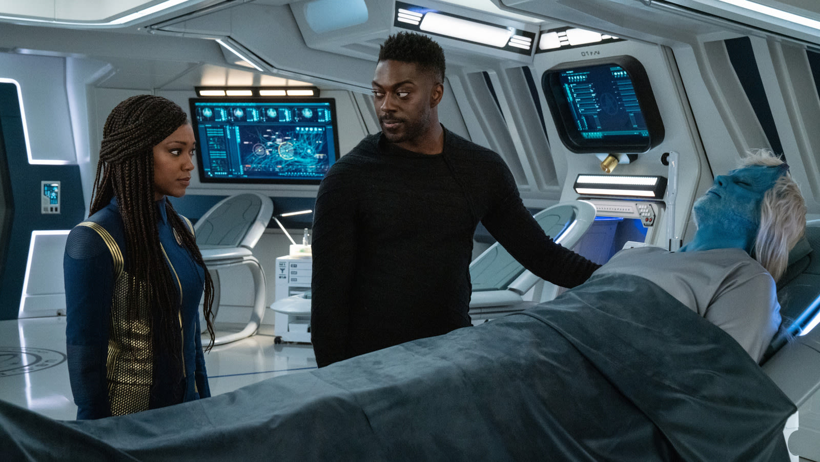 Why Star Trek: Discovery's Ryn Actor Did A Lot Of Sleeping On Set - SlashFilm