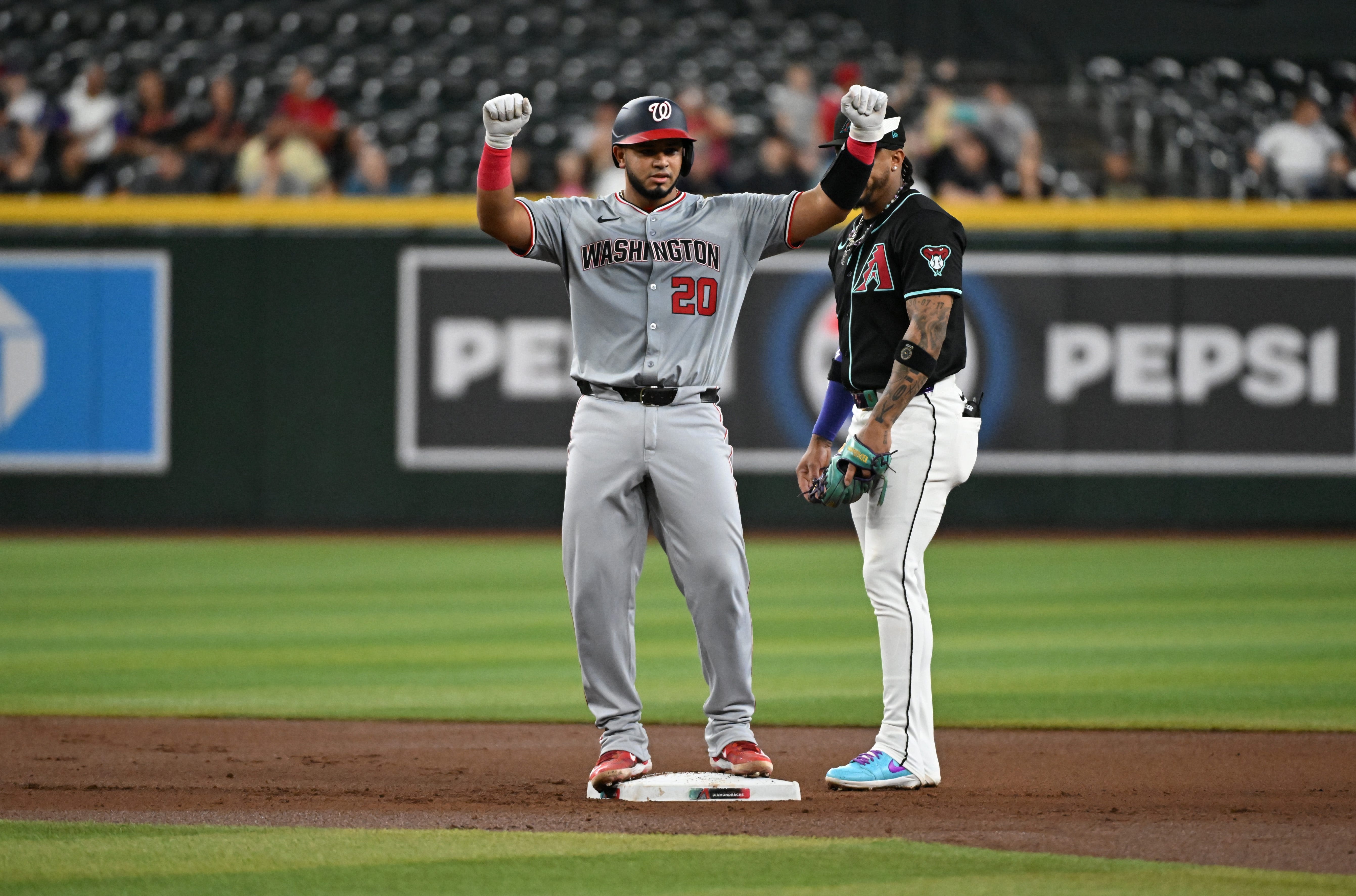 Arizona Diamondbacks down big early, lose Christian Walker to oblique injury