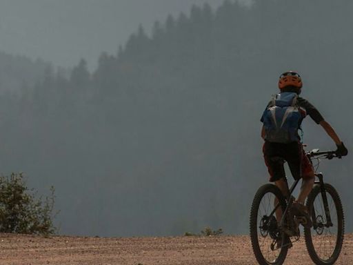 Colorado Springs area sees unhealthy ozone from smoke, amid aggressive cuts to pollution