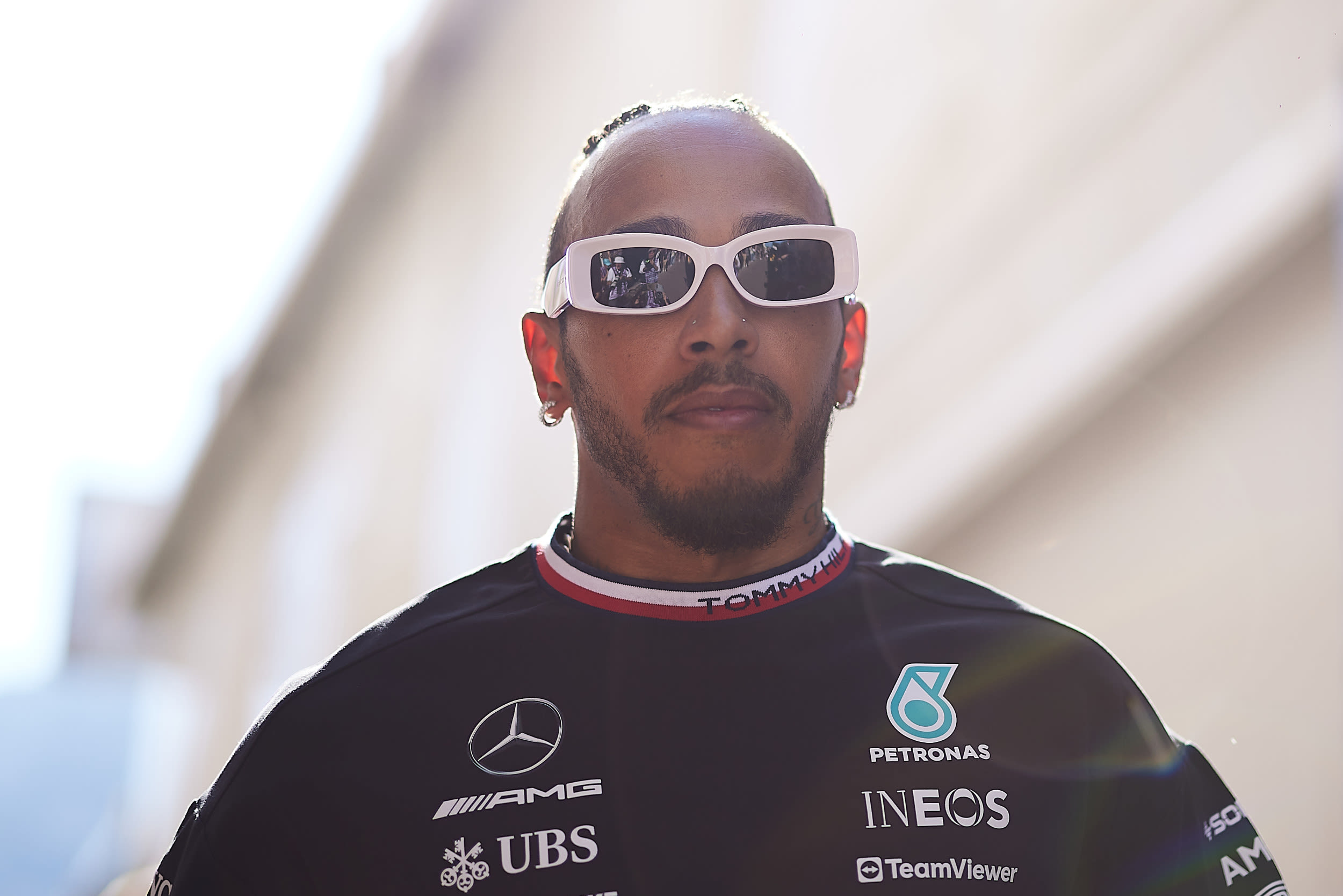 Pirelli responds to Lewis Hamilton tire complaints