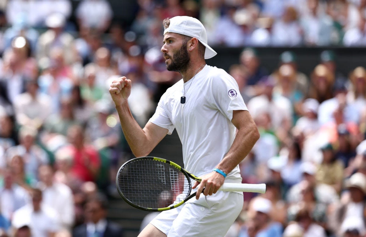 Wimbledon 2024 LIVE: Tennis scores as Fearnley faces Djokovic and Boulter battles Dart before Andy Murray’s return