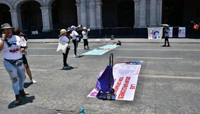 Piden con bloqueo que Delfina Gómez atienda a víctimas de violencia de género