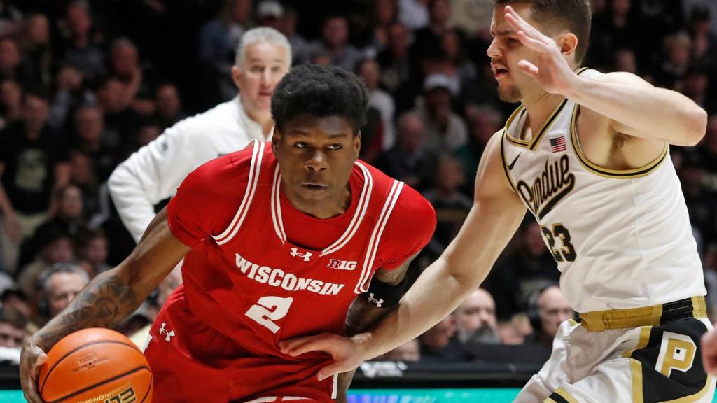 Former Wisconsin star withdraws from NBA draft, returns to college