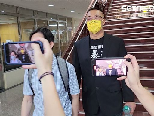 朱學恒列「強制猥褻」被告！被控性騷擾鍾沛君出庭 臉色鐵青「不評論」