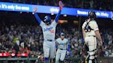 Topsy-turvy game ends with Dodgers beating Giants in extra innings