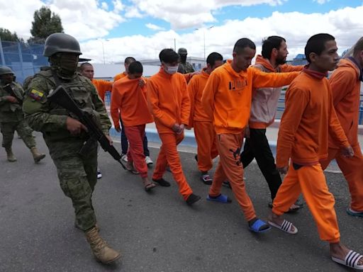 Daniel Noboa decretó el control permanente de las Fuerzas Armadas de armas en las prisiones de Ecuador