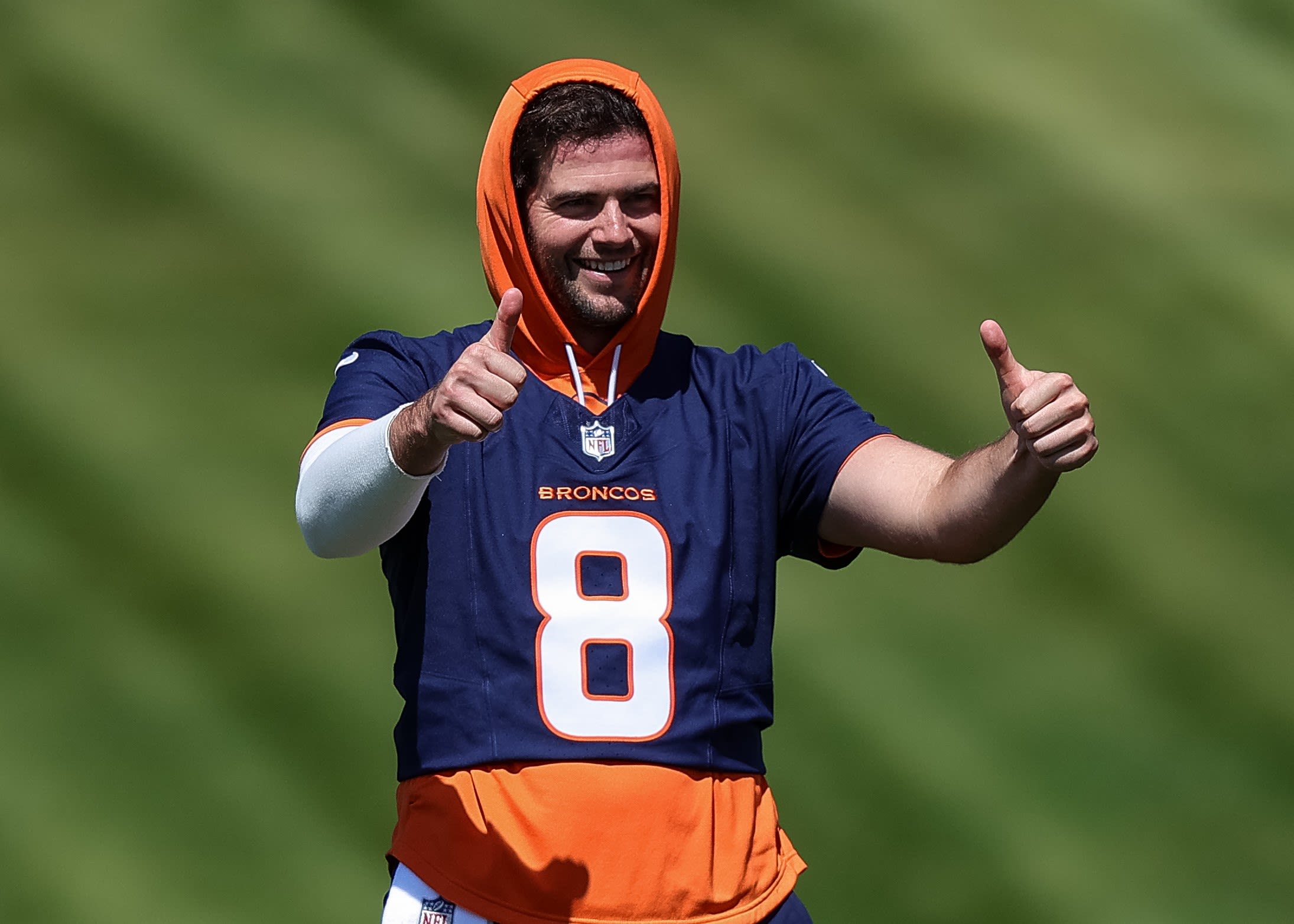 Broncos QB Jarrett Stidham a willing mentor while competing for starting job