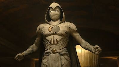 Oscar Isaac’s Moon Knight Costume Has An Insanely Detailed Easter Egg In Its Design, And Here's Where You Can See It