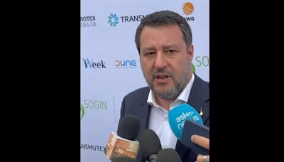 Salvini all'Università di Pavia: "Se si vogliono abbassare le bollette degli italiani il nucleare è un dovere"
