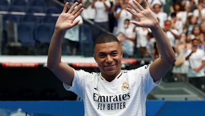 La lujosa colección de coches de Kylian Mbappé que no puede conducir: Ferrari, Mercedes...