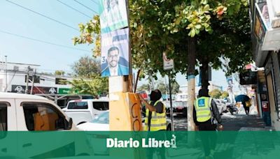 Alcaldía del Distrito Nacional retira propaganda política de calles y avenidas