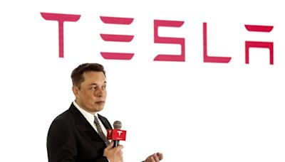 Angst vor Entlassungswelle bei Tesla: Mitarbeiter fürchten, dass sie zu den 10 Prozent gehören, die Elon Musk rauswirft