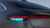 Llega un nuevo color de luces en los autos: ¿qué indicará el azul que va a estrenar Mercedes-Benz?