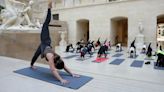 En la previa de los Juegos Olímpicos, el Louvre propone sesiones de yoga y baile