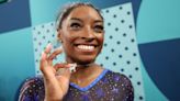 ¿Qué significa el collar de cabra cubierto en diamantes de Simone Biles?