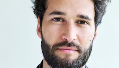 "Podemos crecer infinitamente en un planeta finito": qué es el 'dilema del crecimiento' que plantea el influyente economista británico Daniel Susskind