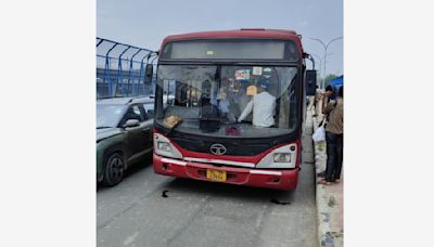 Delhi To Noida Traffic Update: Kanwariya Movement, Bus Breakdown Lead To Massive Traffic Jam