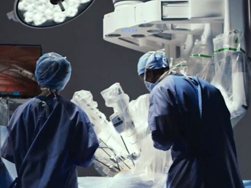 Intuitive Surgical's Resilience Amid Multiple Headwinds, Analyst Predicts Strong Momentum