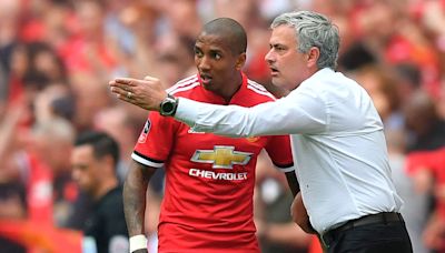 Ashley Young gives honest take on Jose Mourinho's 'disappointing' Man Utd tenure as he admits certain players didn't give their all under Portuguese coach | Goal.com English Saudi Arabia