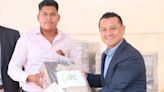 Entrega Gobierno de Michoacán uniformes a 13 autogobiernos con Kuarichas