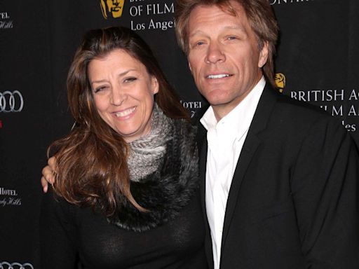 Jon Bon Jovi insinúa que ha habido cien mujeres en su vida al margen de su esposa