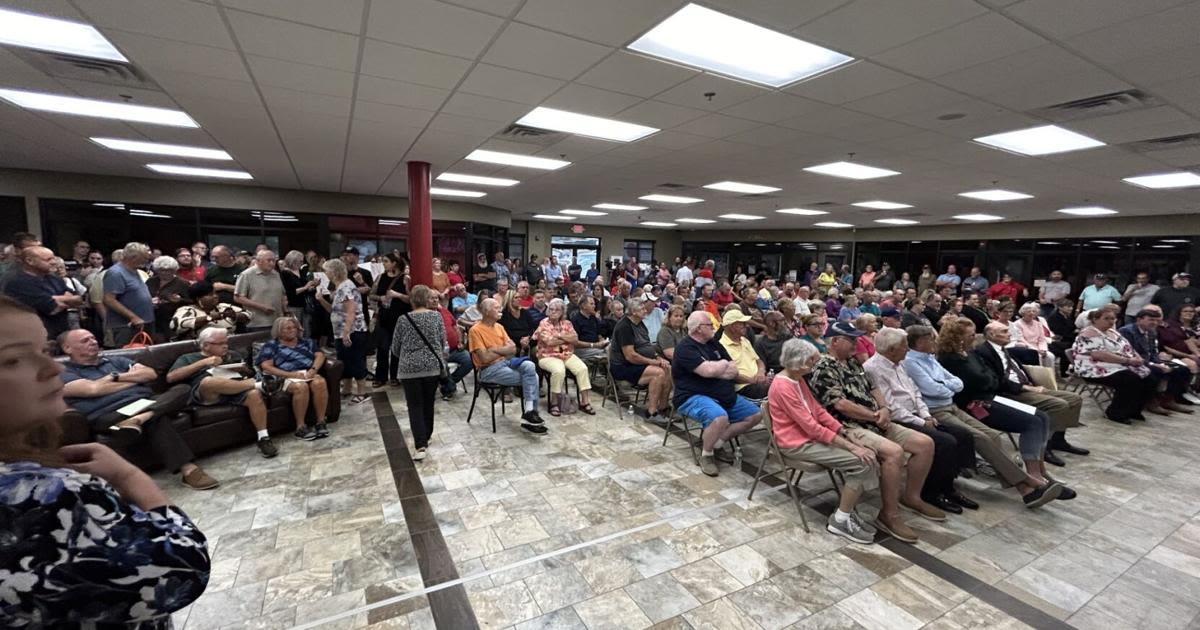 Dozens pack New Haven meeting room to learn about proposed casino development