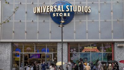 El parque Universal de Orlando abre una tienda nostálgica recreando películas míticas de los 80