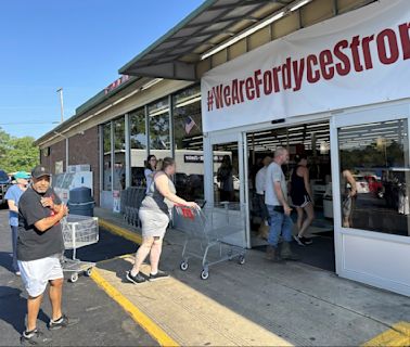 Arkansas grocery store reopens in wake of mass shooting that left 4 dead