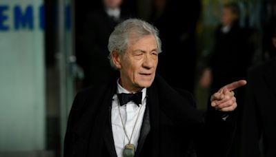 'Lord of the Rings' star McKellen hospitalised after stage fall