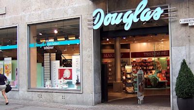 Las perfumerías Douglas pierden 42,2 millones de euros en su segundo trimestre, un 2,1% menos, por atípicos
