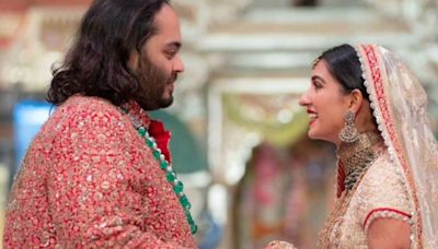 Anant Ambani And Radhika Merchant Are Now Married; Video of Varmala Ceremony Goes Viral | Watch - News18