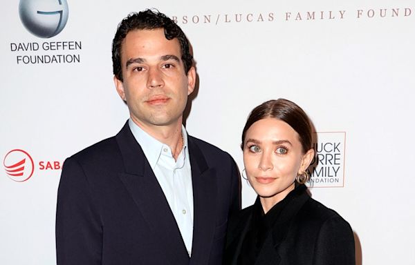 Ashley Olsen Was Happy to Support Louis Eisner at Art Show