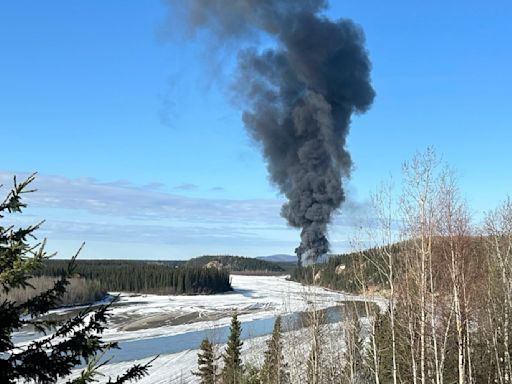 Witness says Alaska plane that crashed had smoke coming from engine after takeoff, NTSB finds
