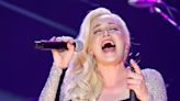 Kellie Pickler Returns To Stage For First Time Since Her Husband's Death Last Year