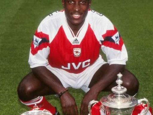 Morre Kevin Campbell, ex-jogador de Arsenal e Everton, aos 54 anos