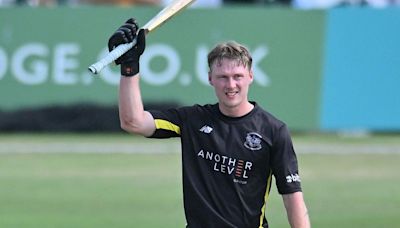 Hammond ton keeps Gloucestershire in One-Day Cup hunt