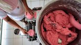 El furor por "Barbie" tiñe de rosa los tacos y las tortillas de México