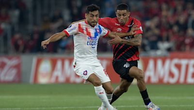 2-1. Mastriani y Cuello condenan a Cerro Porteño y meten a Paranaense en octavos