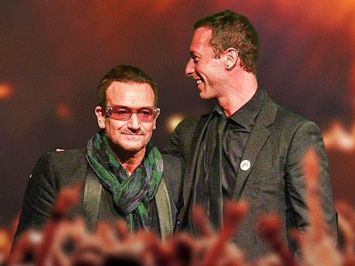 Coldplay Singer Chris Martin Serenades U2's Bono Lookalike